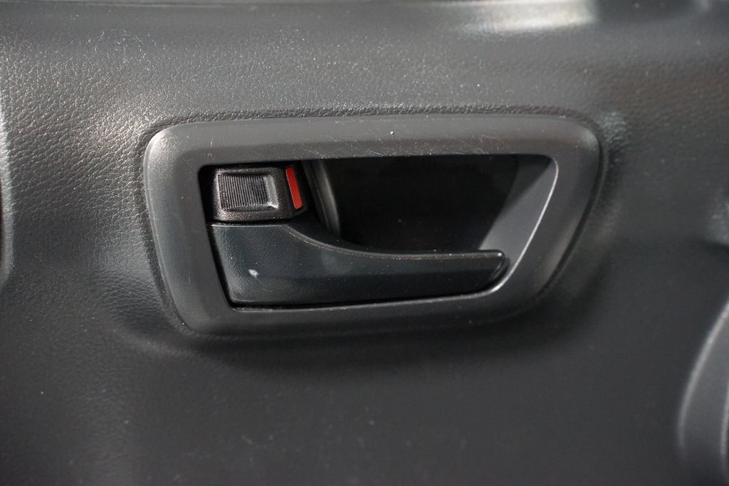 Certified 2023 Toyota Tacoma SR5 AWD/4WD image 33