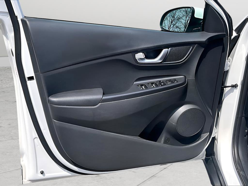 Used 2023 Hyundai Kona SE FWD image 21