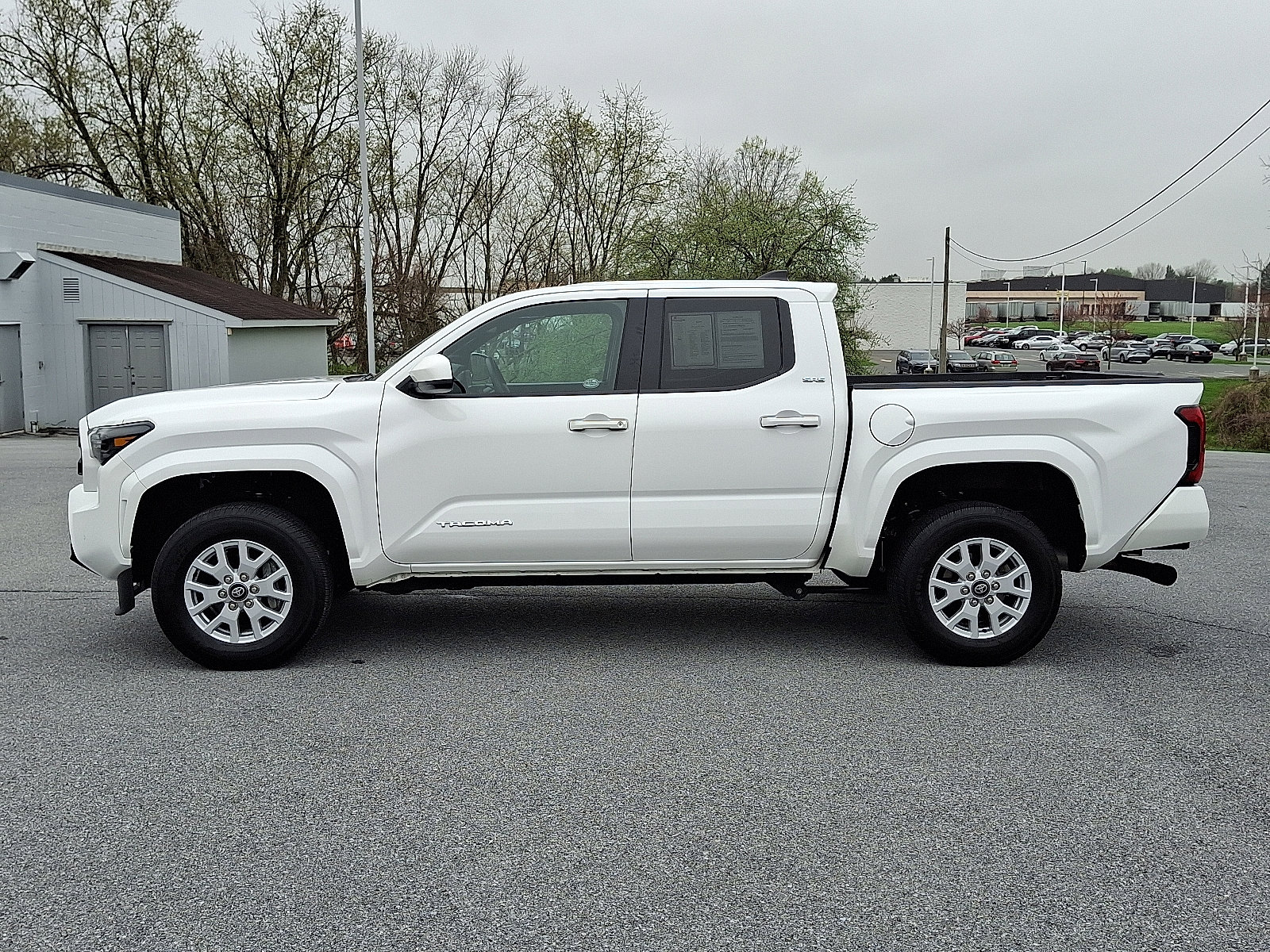 Certified 2024 Toyota Tacoma SR5 image 4