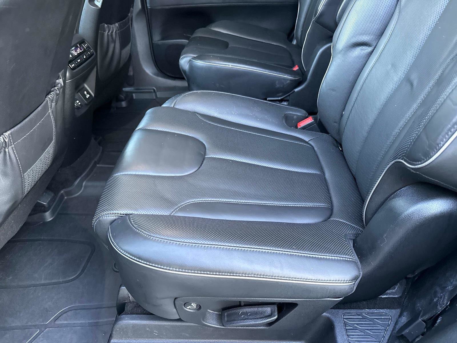 Used 2022 Hyundai Palisade Calligraphy w/ Cargo Package image 14