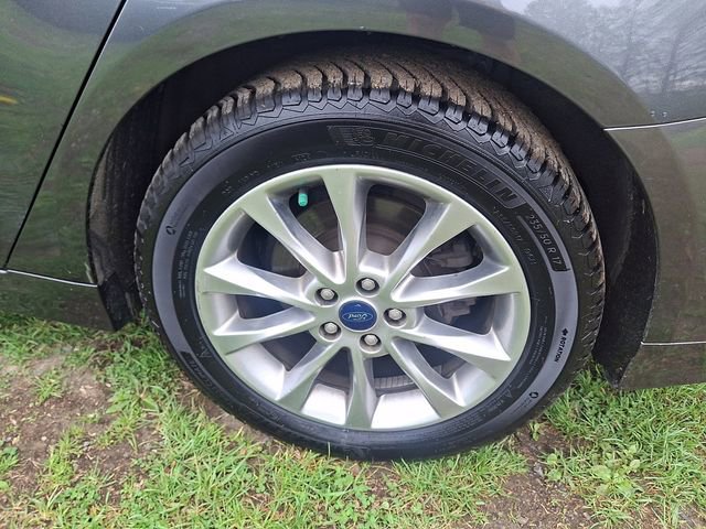 Certified 2017 Ford Fusion SE FWD image 5