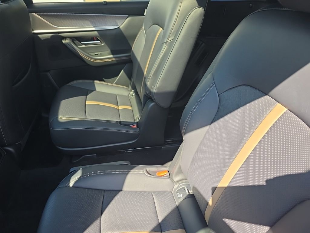 Used 2025 MAZDA CX-90 3.3 Turbo S w/ Premium Package image 19