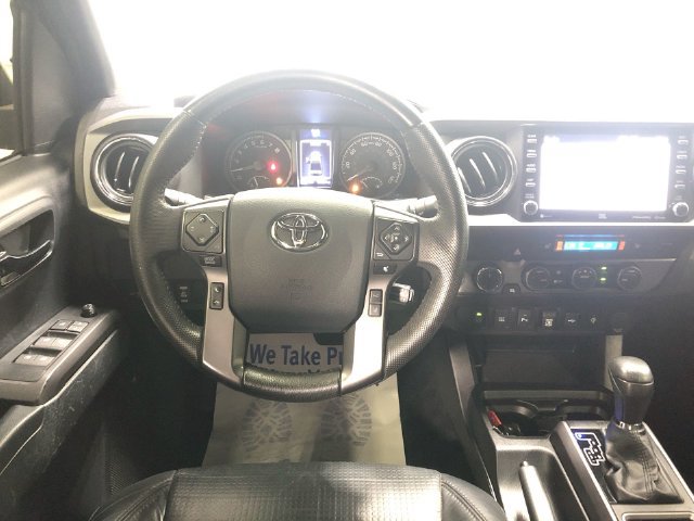 Used 2020 Toyota Tacoma TRD Sport w/ TRD Premium Sport Package AWD/4WD image 16