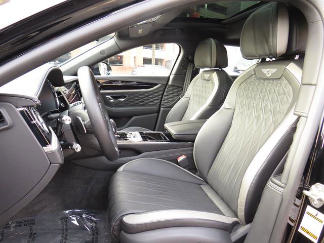 Used 2023 Bentley Flying Spur W12 image 20