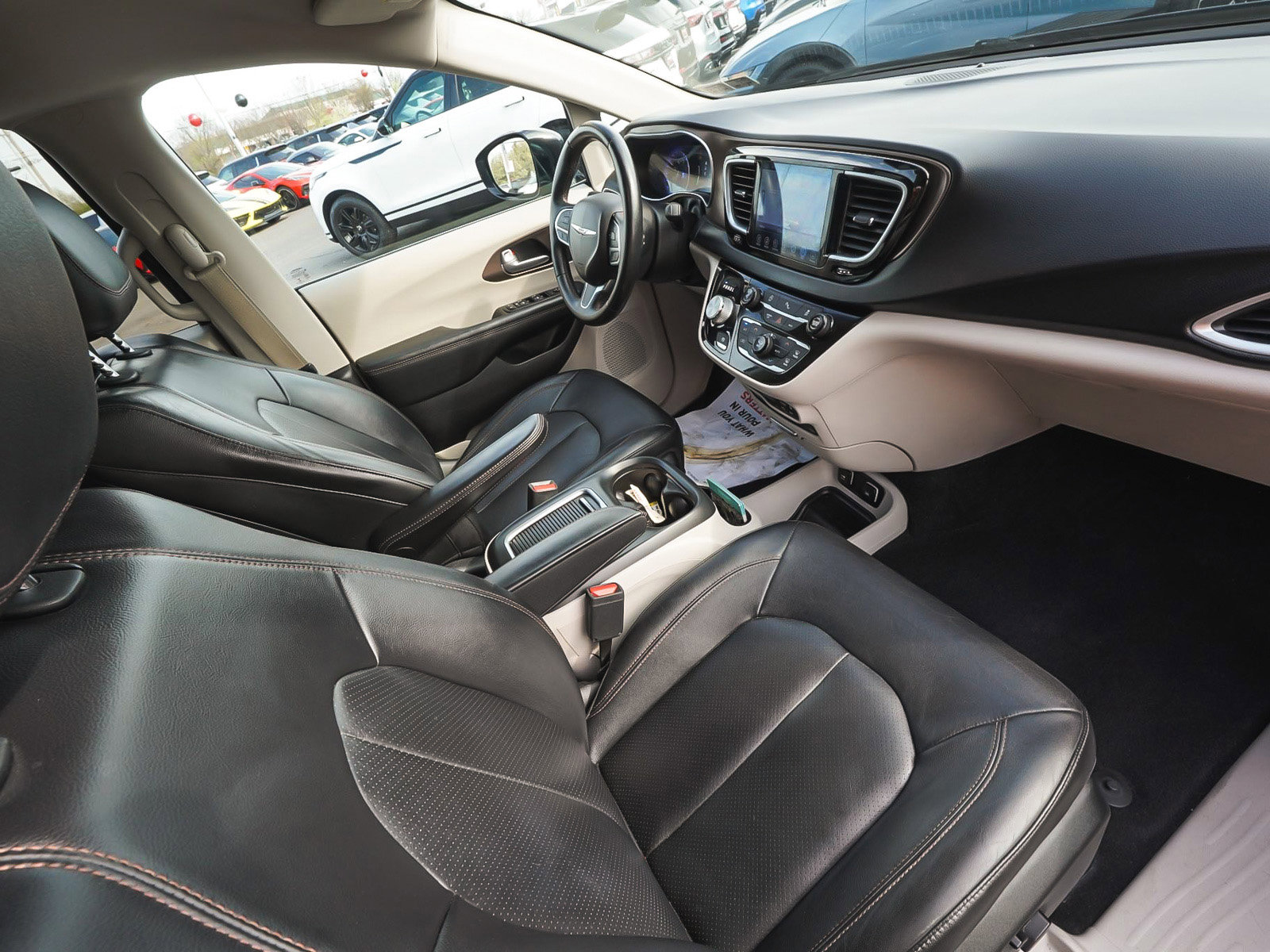 Used 2017 Chrysler Pacifica Touring-L Plus FWD image 45