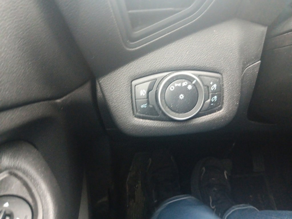 Used 2018 Ford Escape SE image 24