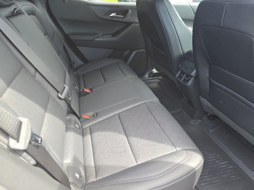New 2026 Chevrolet Equinox LT w/ Convenience Package II FWD image 9