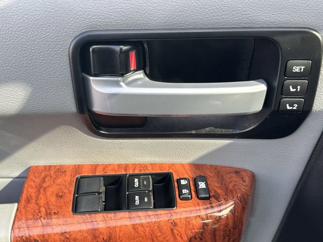 Used 2020 Toyota Sequoia Platinum image 26
