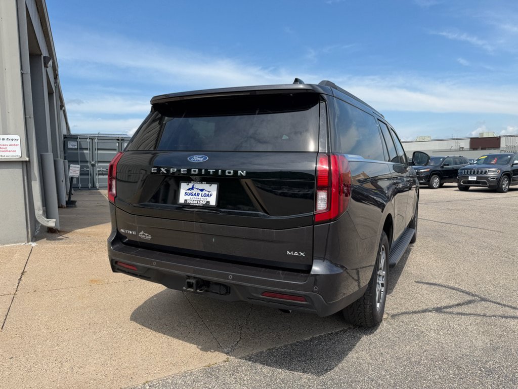 Used 2025 Ford Expedition Max Active AWD/4WD image 5