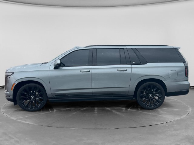Used 2026 Cadillac Escalade ESV Platinum Sport w/ LPO, ONYX Package AWD/4WD image 6