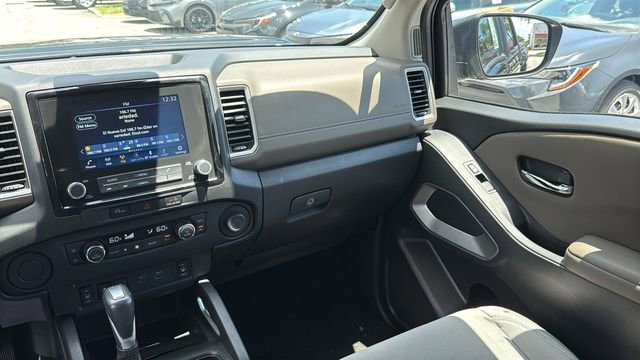 Used 2024 Nissan Frontier SV w/ SV Convenience Package RWD image 15