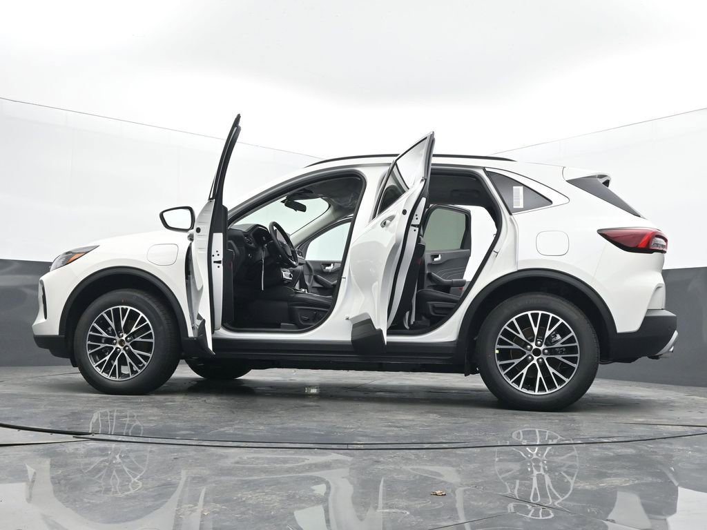 New 2026 Ford Escape SE w/ Class II Trailer Tow Package image 71