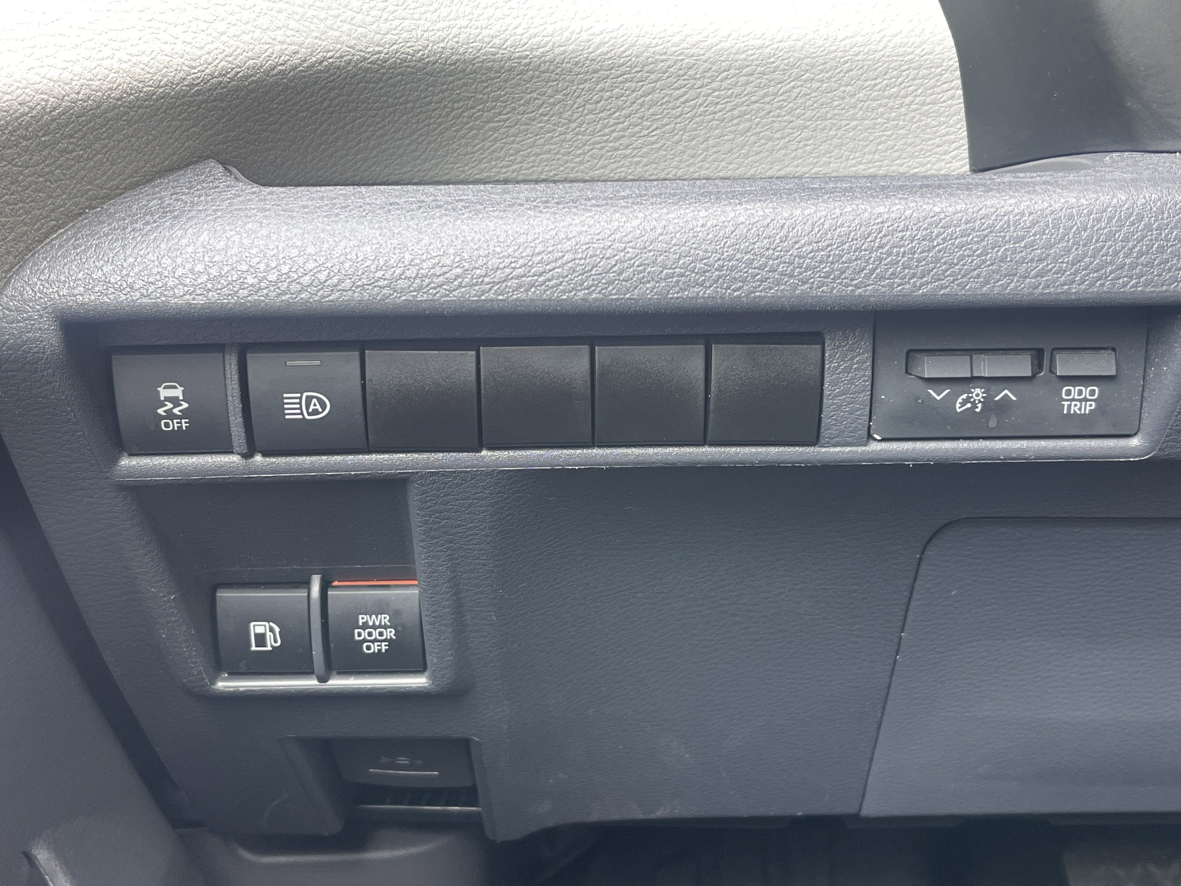 Used 2021 Toyota Sienna LE image 12