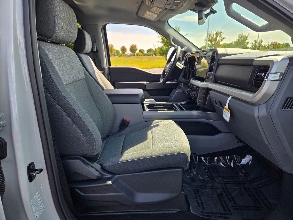 New 2026 Ford F350 XLT w/ XLT Premium Package image 5