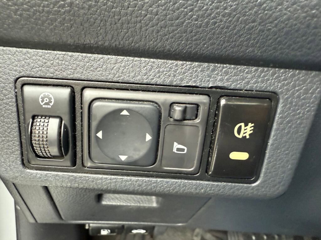 Used 2009 Nissan Versa 1.8 S image 8