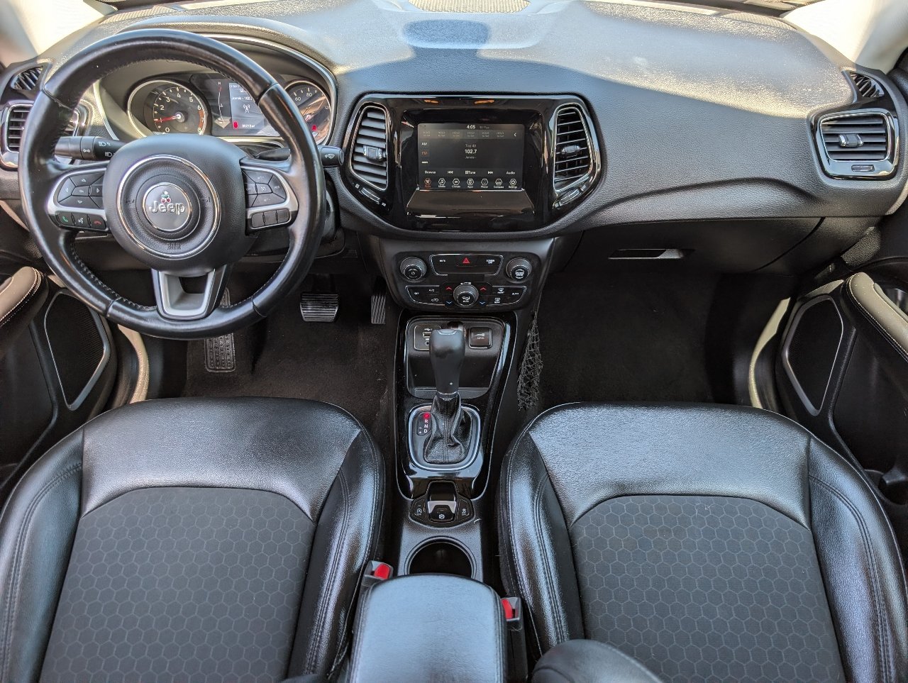 Used 2019 Jeep Compass Latitude FWD image 4