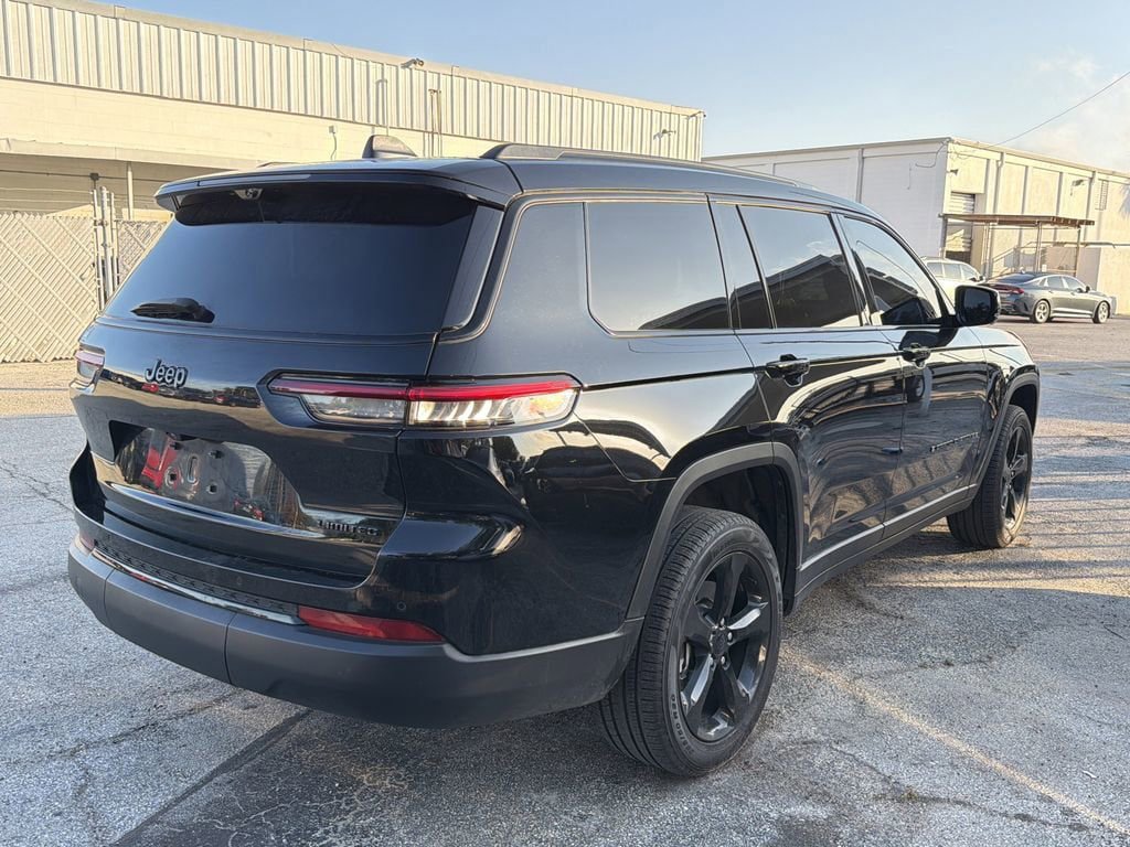 Used 2025 Jeep Grand Cherokee L Limited w/ Luxury Tech Group II RWD image 9