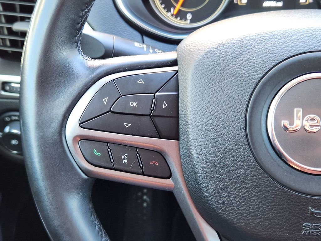 Used 2020 Jeep Cherokee Latitude Plus image 18