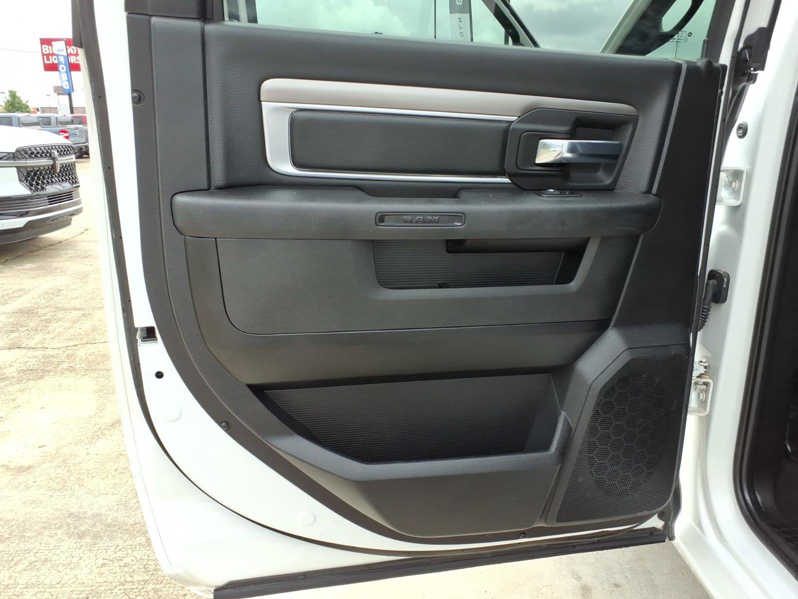 Used 2024 RAM 1500 Classic Warlock AWD/4WD image 15