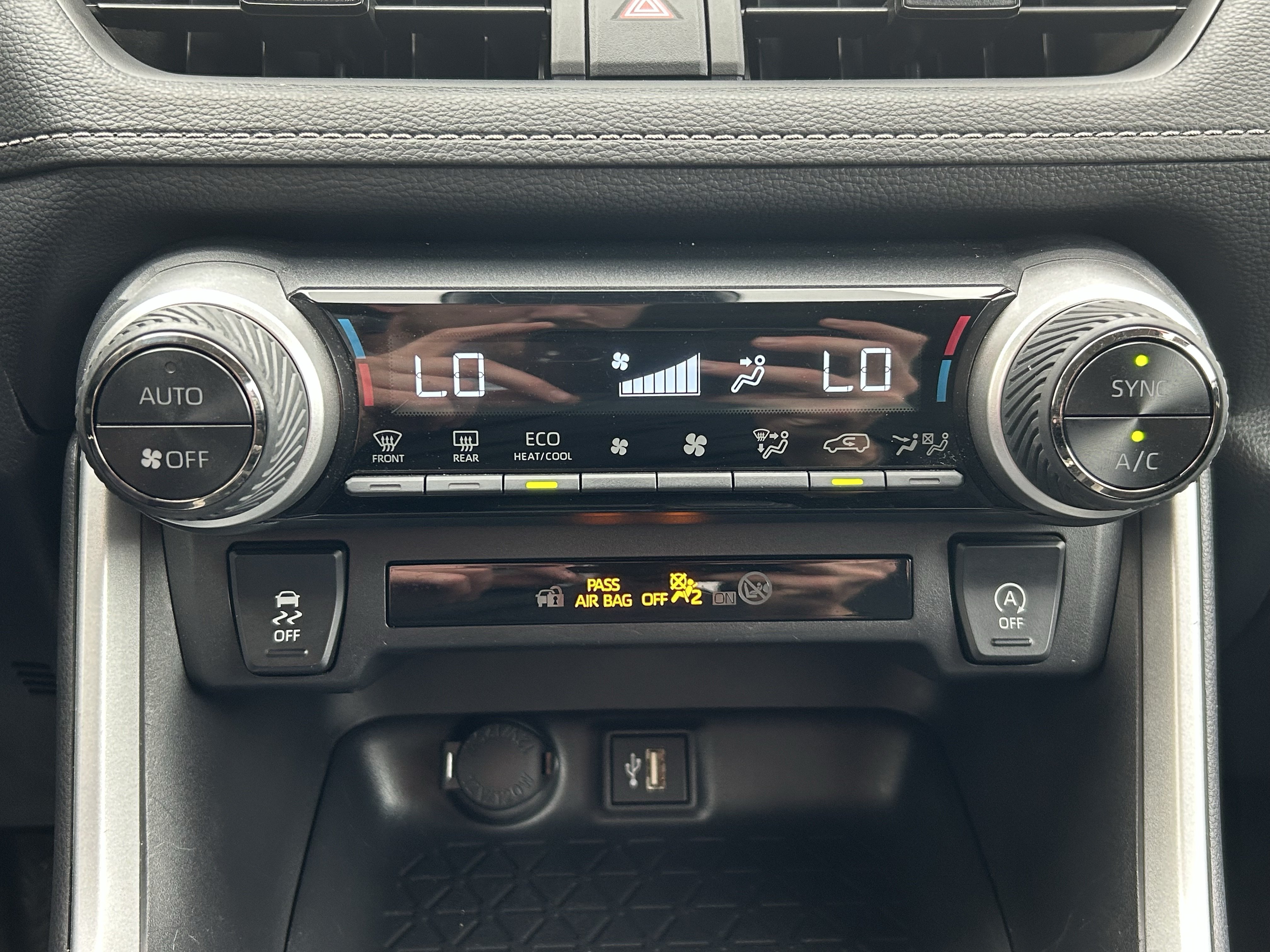 Certified 2025 Toyota RAV4 XLE AWD/4WD image 29