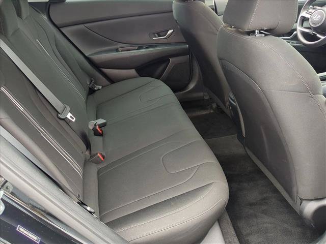 Used 2022 Hyundai Elantra SEL FWD image 16