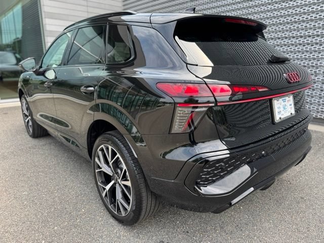 New 2026 Audi Q3 quattro 2.0T AWD/4WD image 3