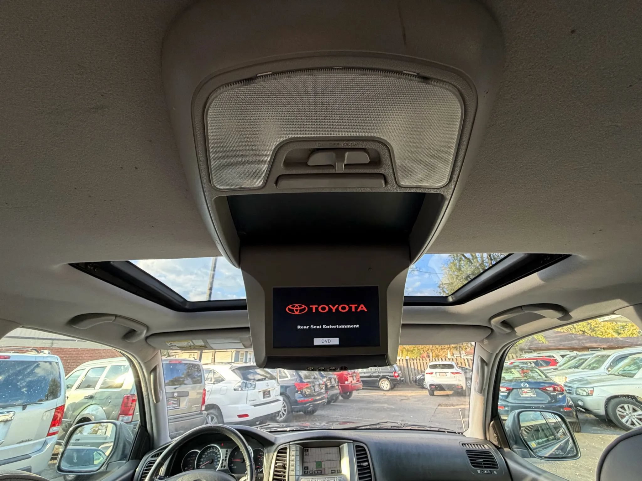 Used 2005 Toyota Land Cruiser AWD/4WD image 28