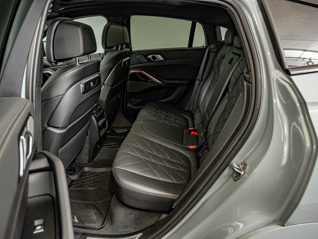 Used 2024 BMW X6 xDrive40i w/ Premium Package image 34