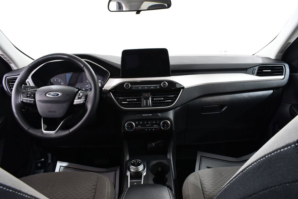 Used 2022 Ford Escape SE w/ SE Sport Appearance Package image 7