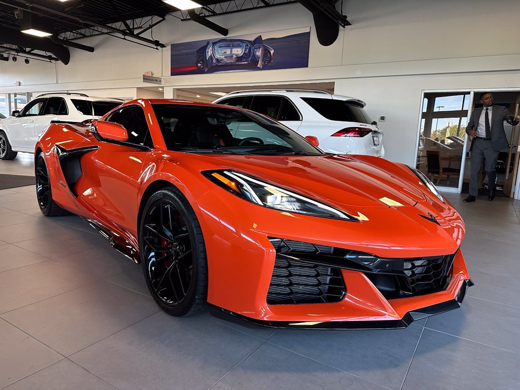 Used 2026 Chevrolet Corvette Z06 w/ Stealth Interior Trim Package RWD image 3