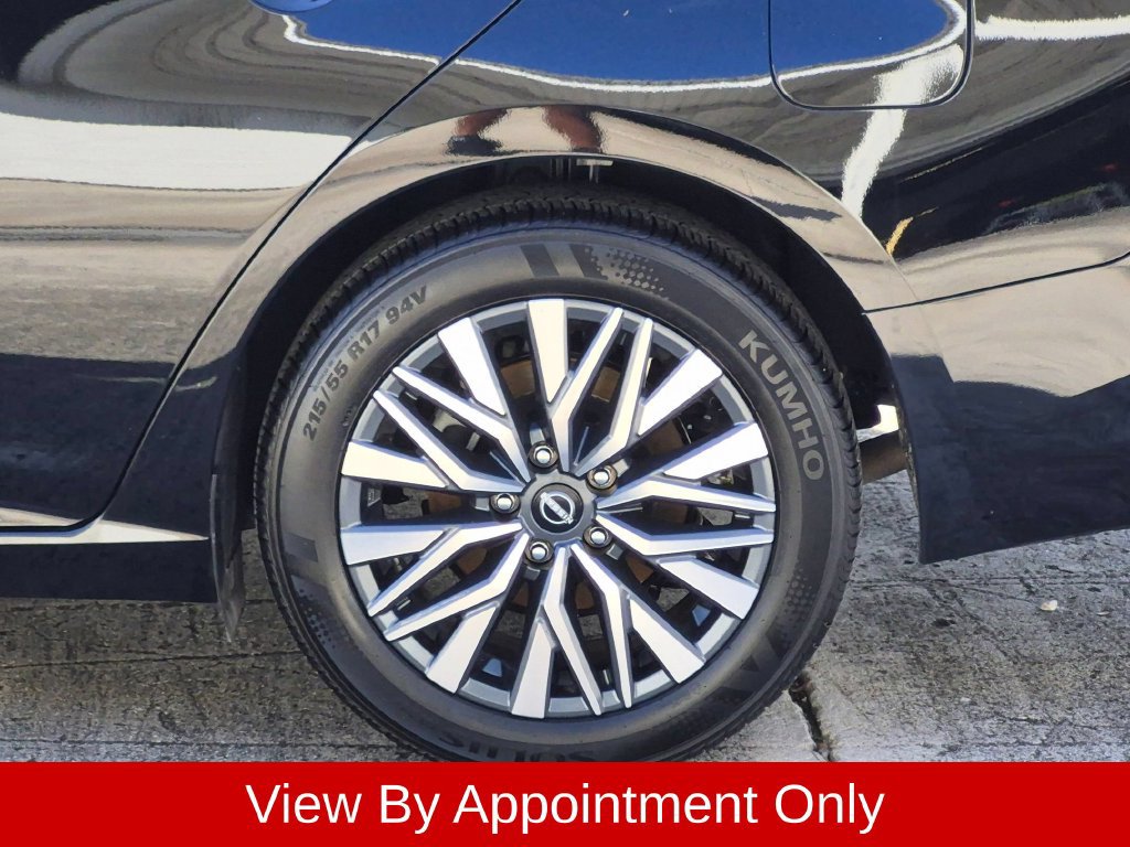 Used 2025 Nissan Altima 2.5 SV FWD image 33