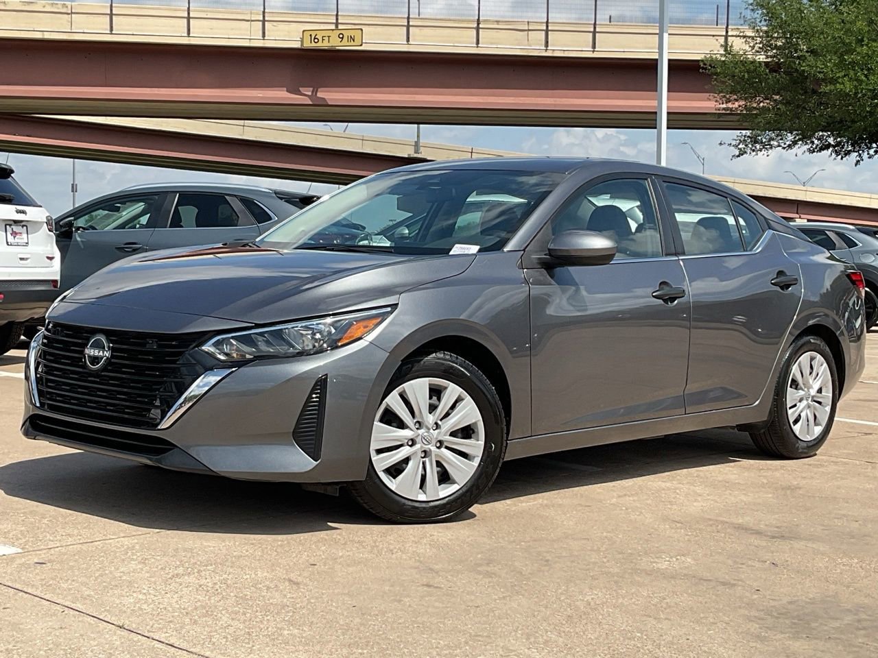 Used 2025 Nissan Sentra S image 2