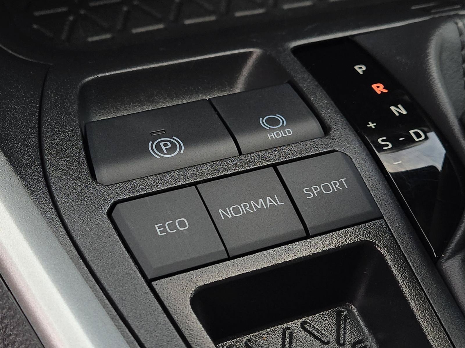 Used 2025 Toyota RAV4 XLE Premium FWD image 15