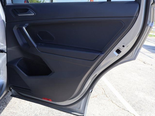 Used 2021 Volkswagen Tiguan SE R-Line image 13