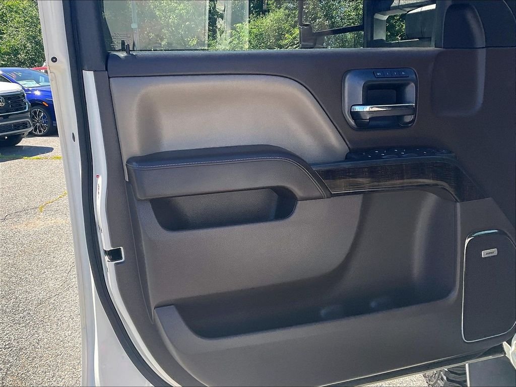 Used 2015 GMC Sierra 1500 Denali w/ Driver Alert Package AWD/4WD image 8