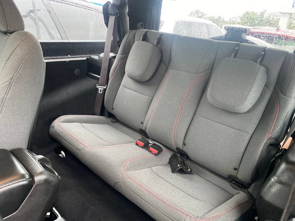 Used 2024 Jeep Wrangler Rubicon AWD/4WD image 33