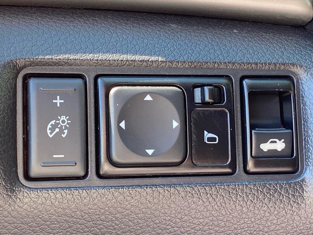 Used 2017 Nissan Sentra SV image 11