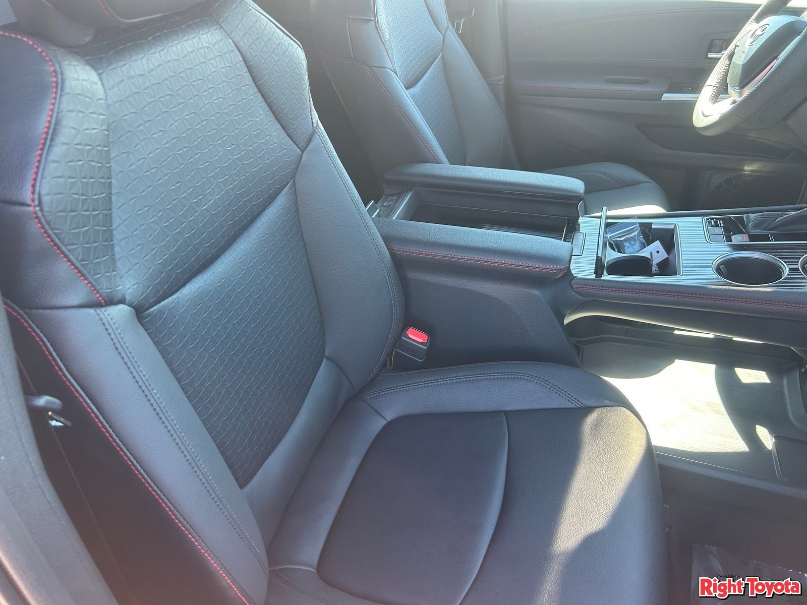New 2026 Toyota Sienna XSE AWD/4WD image 11
