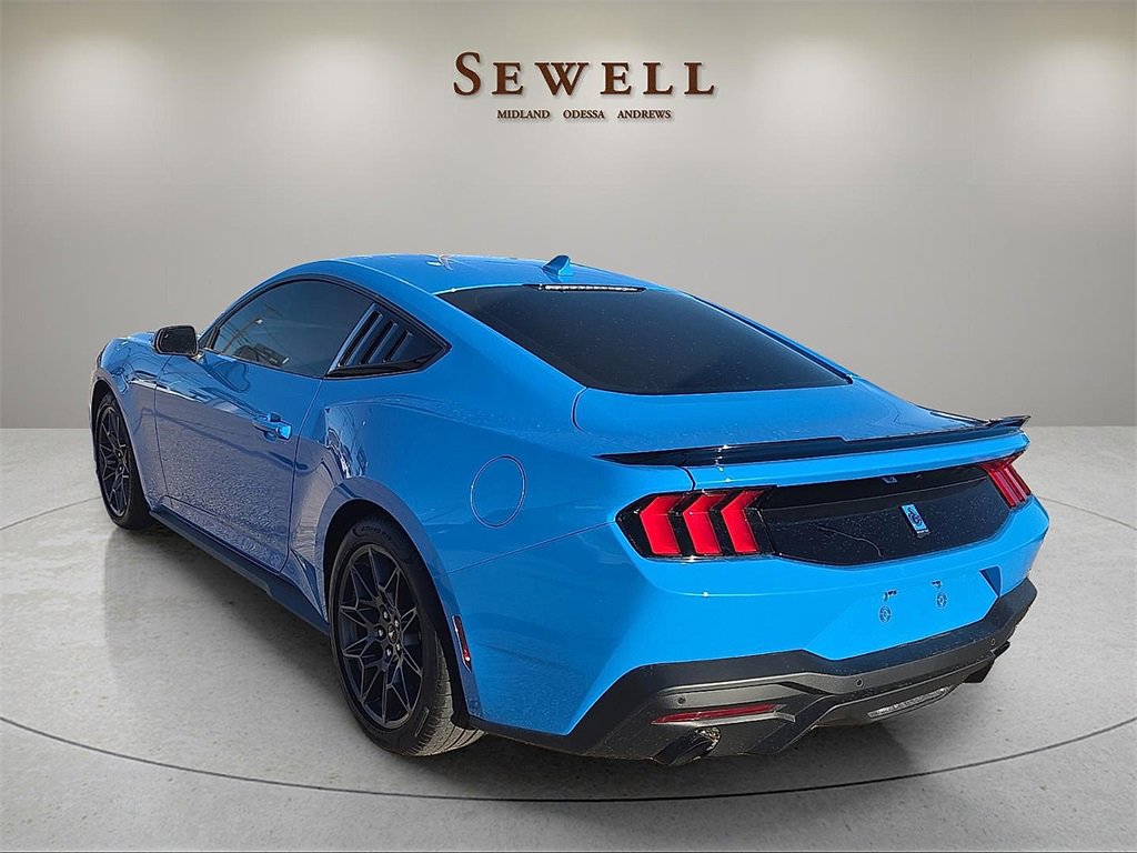 Used 2024 Ford Mustang Coupe image 3