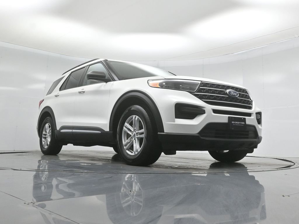 Certified 2024 Ford Explorer XLT RWD image 46