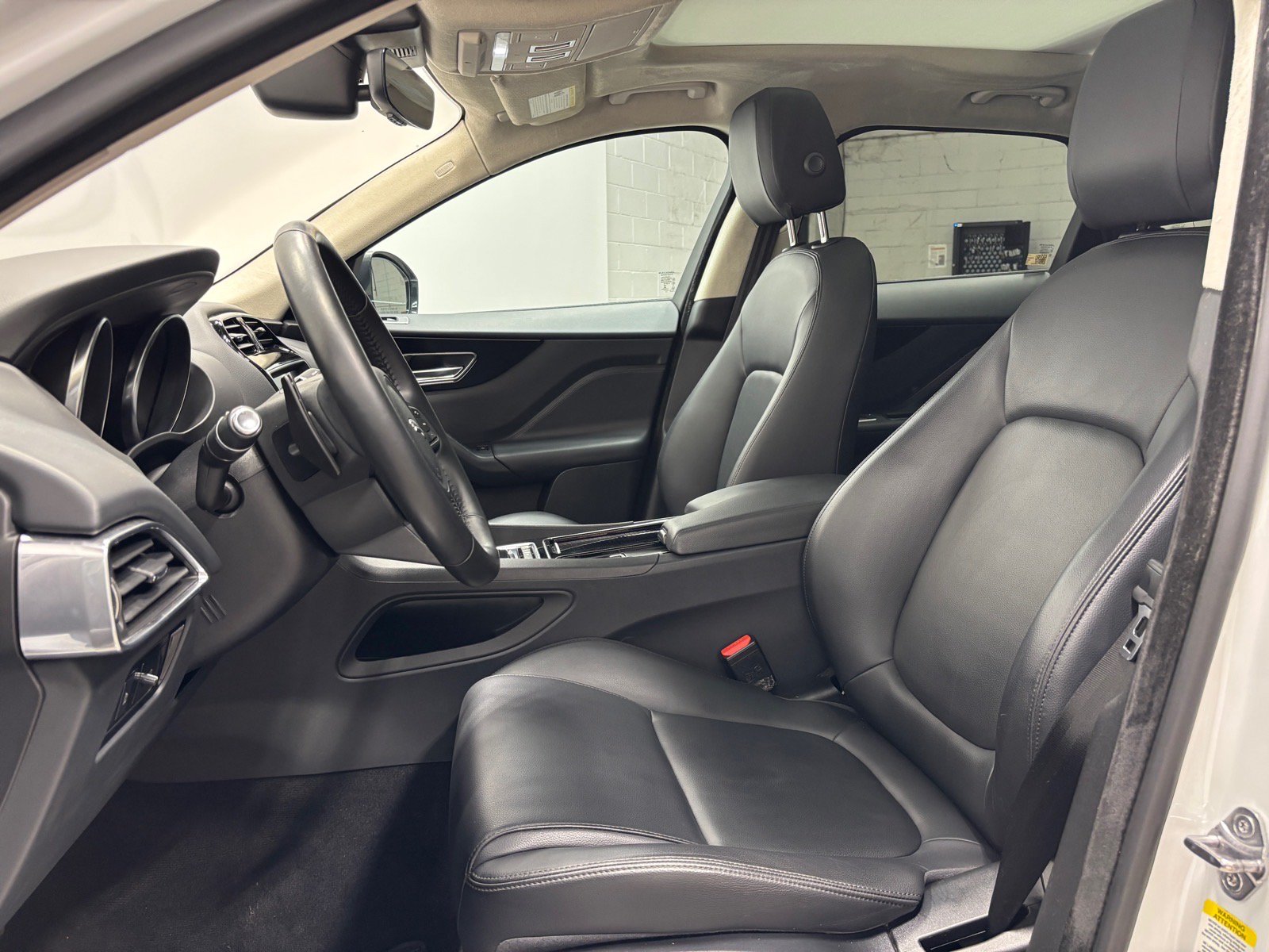 Used 2020 Jaguar F-PACE Premium AWD/4WD image 24
