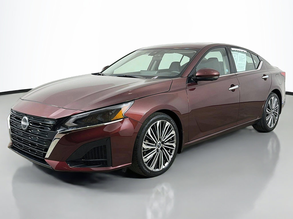 Used 2024 Nissan Altima 2.5 SL FWD image 11