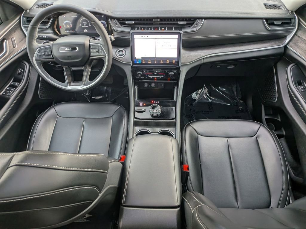 Used 2023 Jeep Grand Cherokee L Limited AWD/4WD image 34