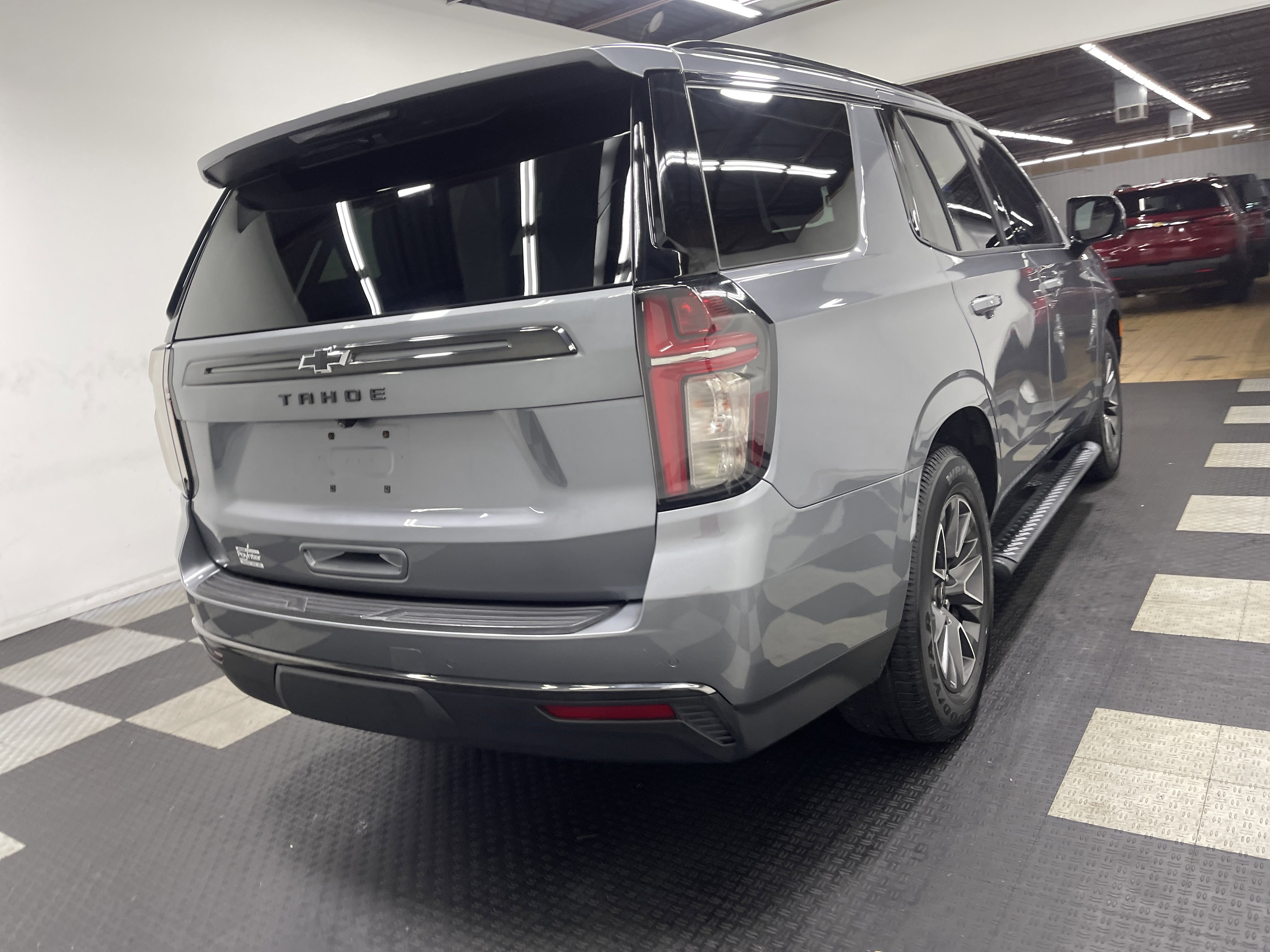 Used 2021 Chevrolet Tahoe Z71 w/ Z71 Off-Road Package AWD/4WD image 5