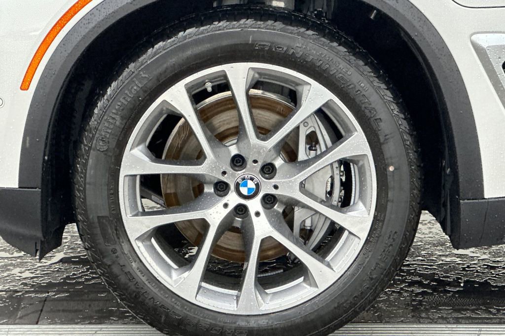New 2026 BMW X5 xDrive50e w/ Climate Comfort Package AWD/4WD image 33