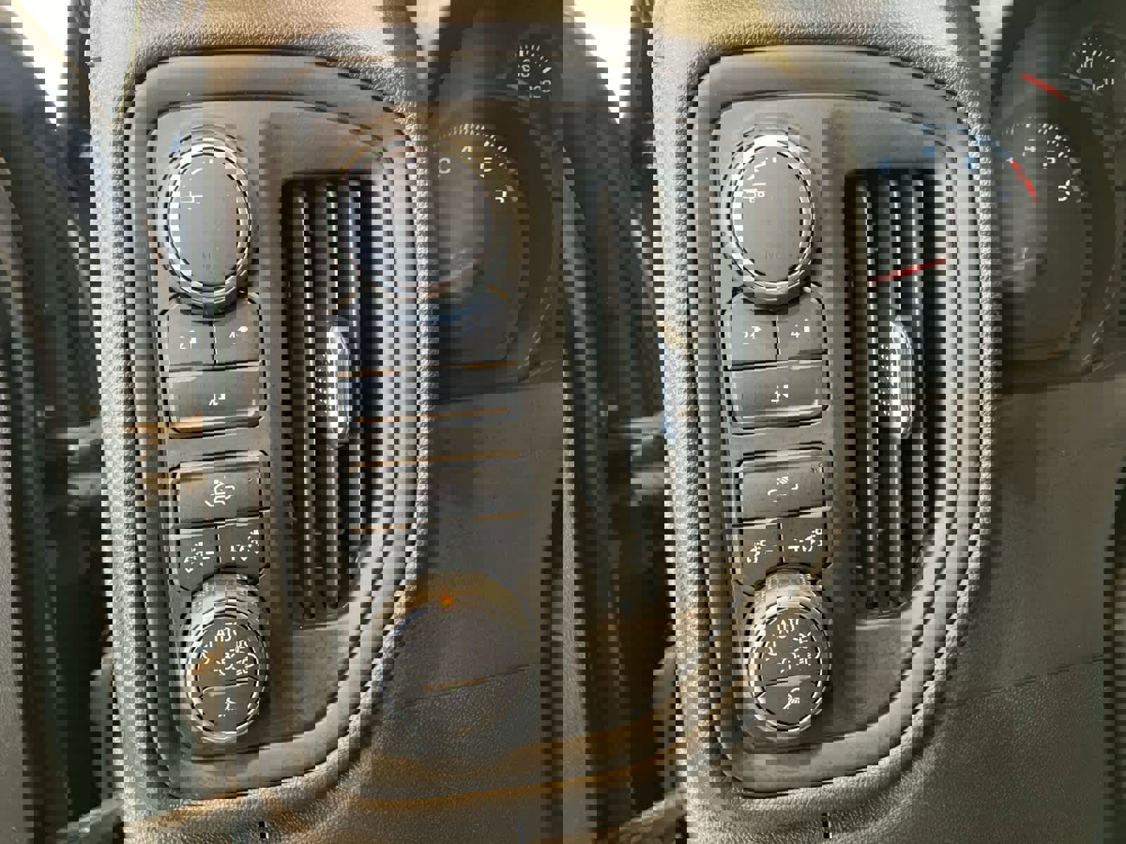 Used 2021 Chevrolet Silverado 2500 Custom w/ Custom Value Package image 13