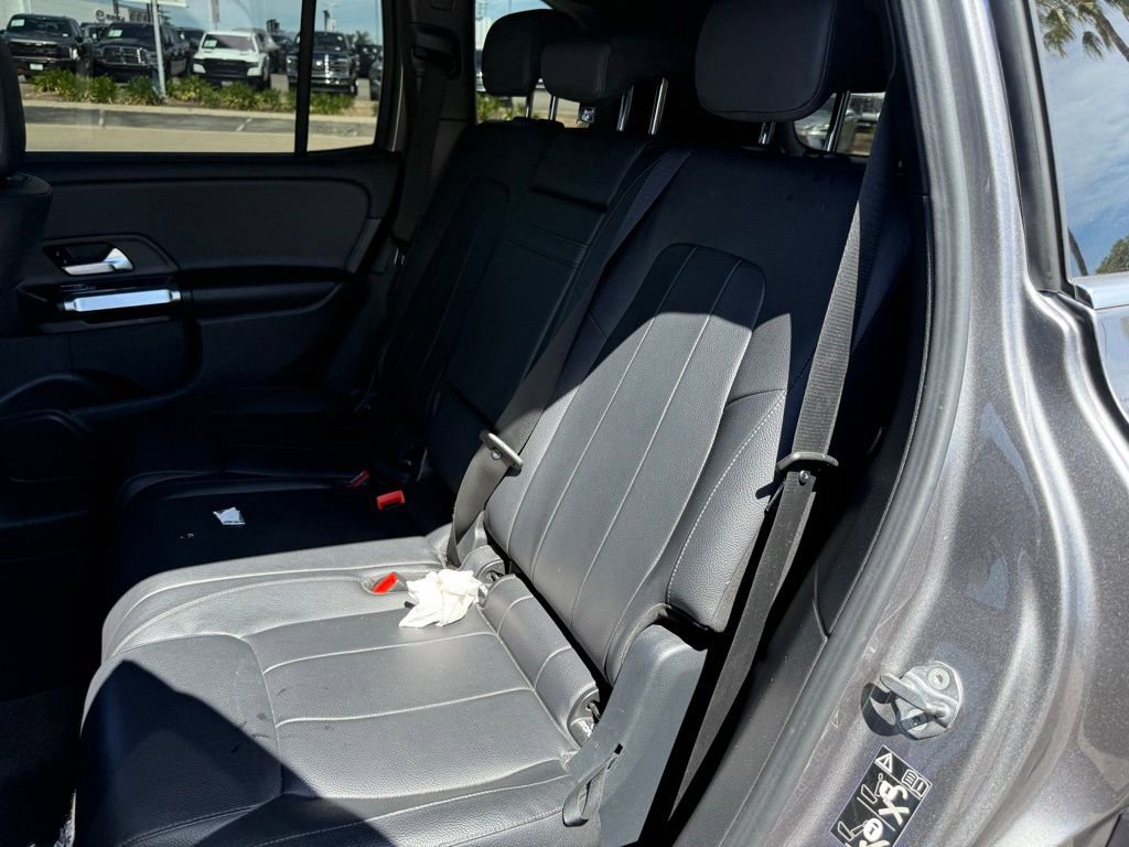 Used 2021 Mercedes-Benz GLB 250 4MATIC image 4