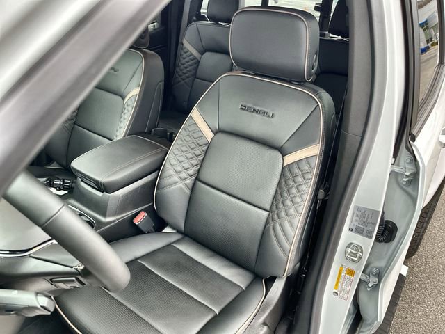 New 2026 GMC Canyon Denali image 14