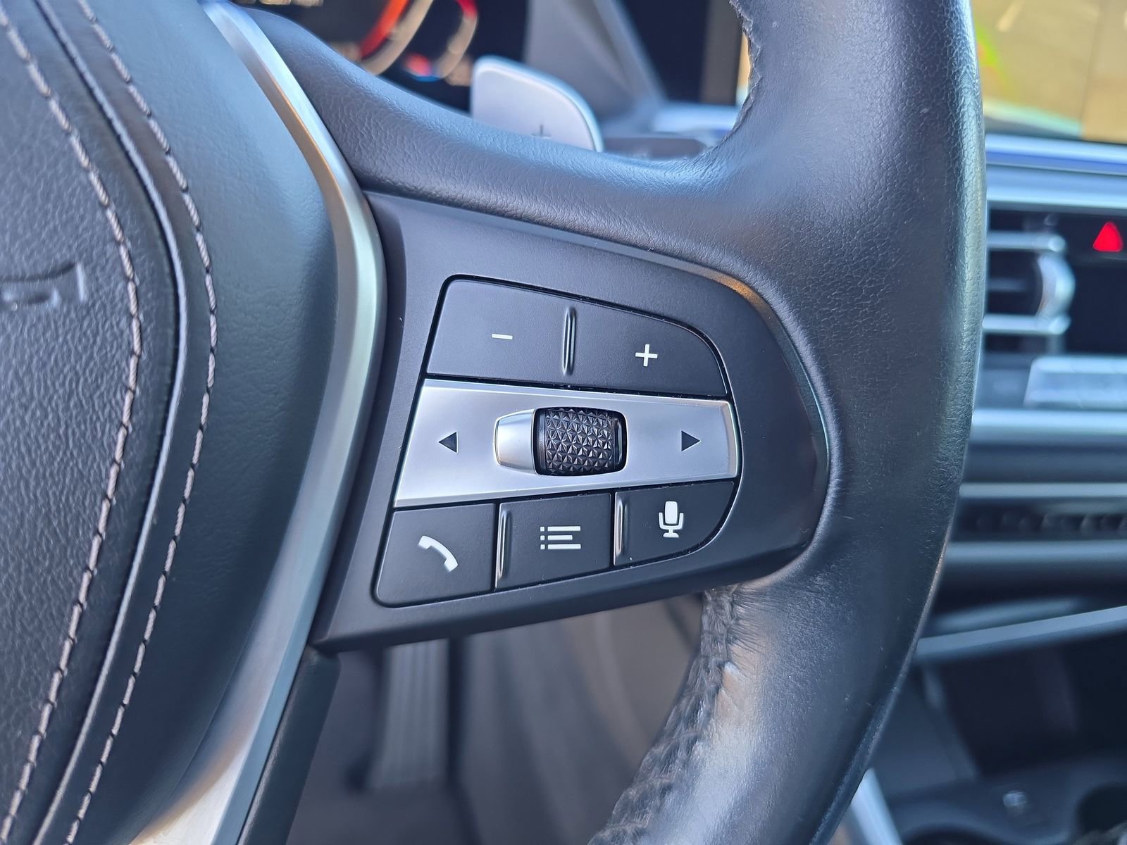 Used 2021 BMW X6 sDrive40i w/ Premium Package image 25