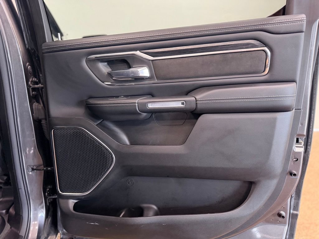 Used 2024 RAM 1500 Laramie AWD/4WD image 18